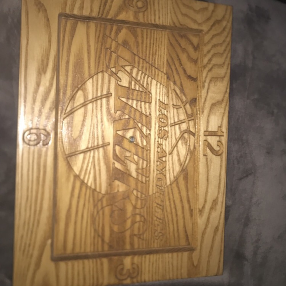 Wooden Los Angeles Lakers Clock (1/1)